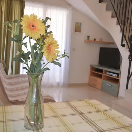 Ananda - 2 Bedrooms, 7 Beds