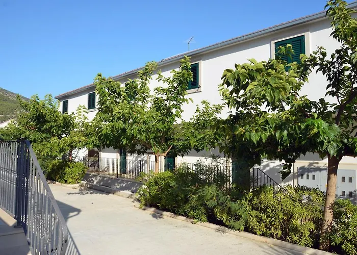 Ananda - 2 Bedrooms, 7 Beds *