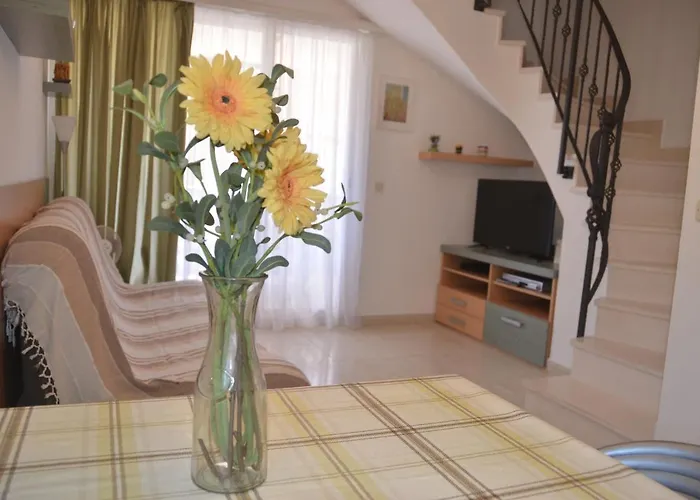 Ananda - 2 Bedrooms, 7 Beds
